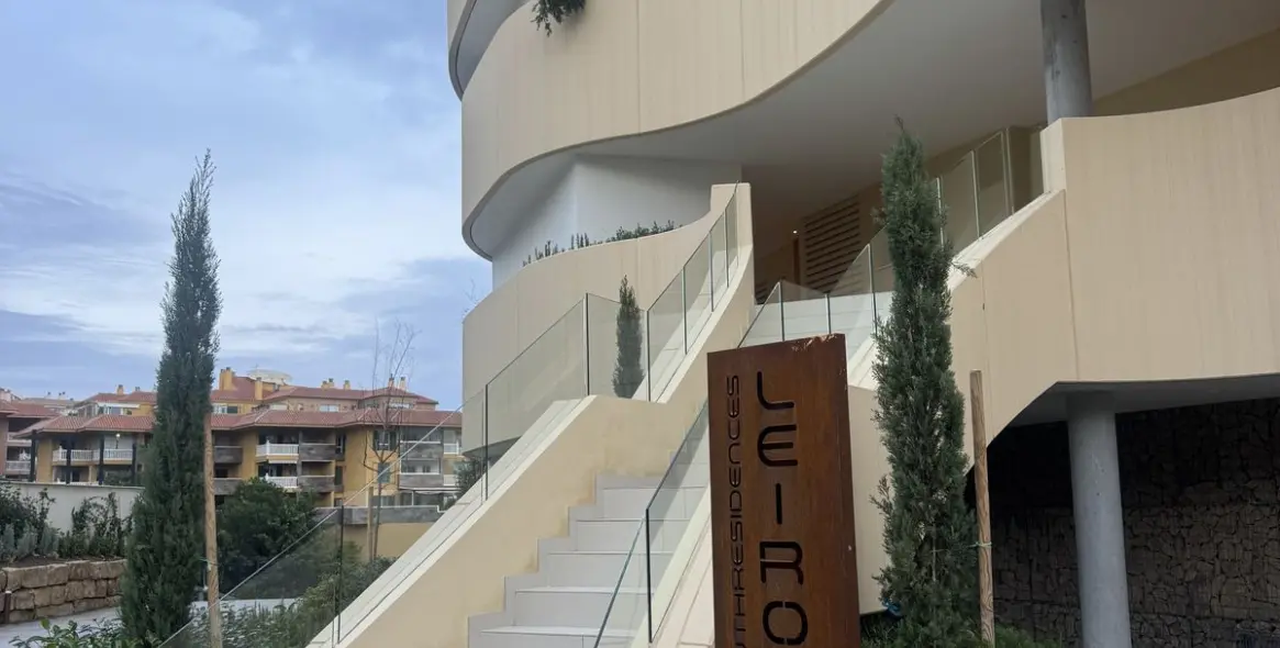 Sale of middle floor apartment in Fuengirola 26