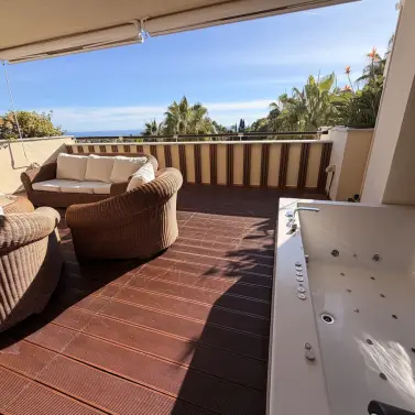 Продажа апартаментов на среднем этаже в Sierra Blanca