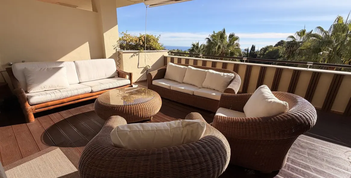 Продажа апартаментов на среднем этаже в Sierra Blanca 1