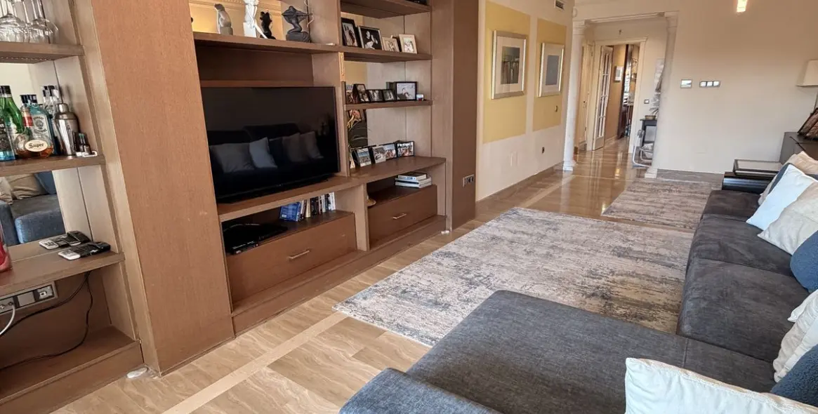 Продажа апартаментов на среднем этаже в Sierra Blanca 4