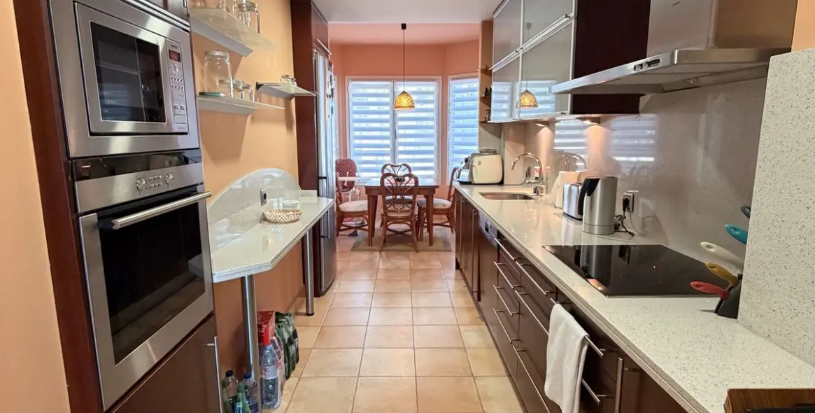 Продажа апартаментов на среднем этаже в Sierra Blanca 5