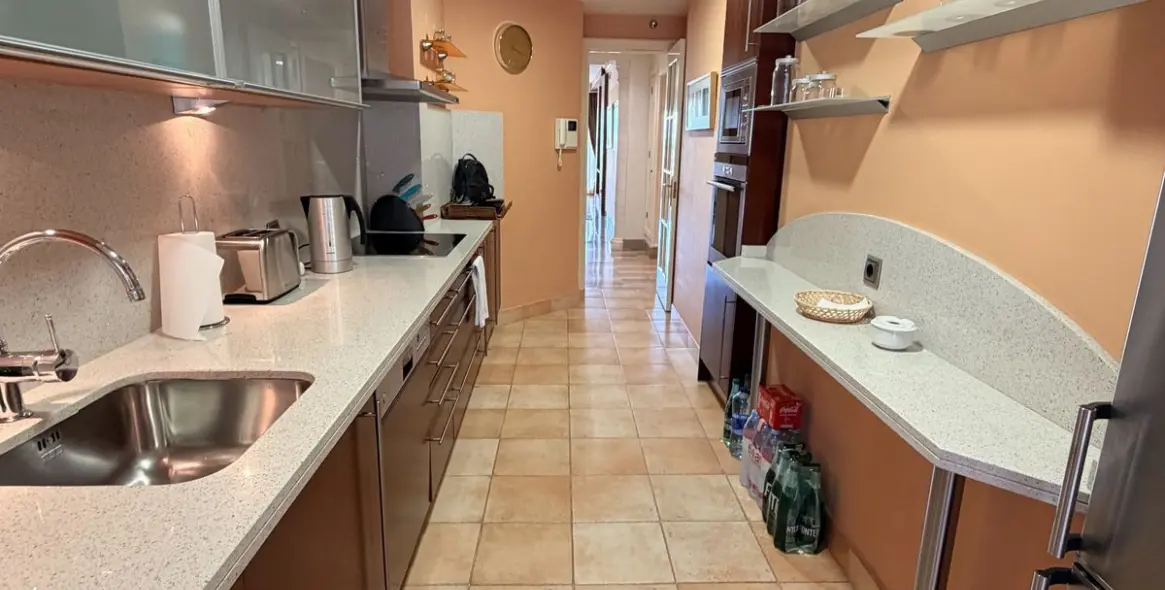 Продажа апартаментов на среднем этаже в Sierra Blanca 6