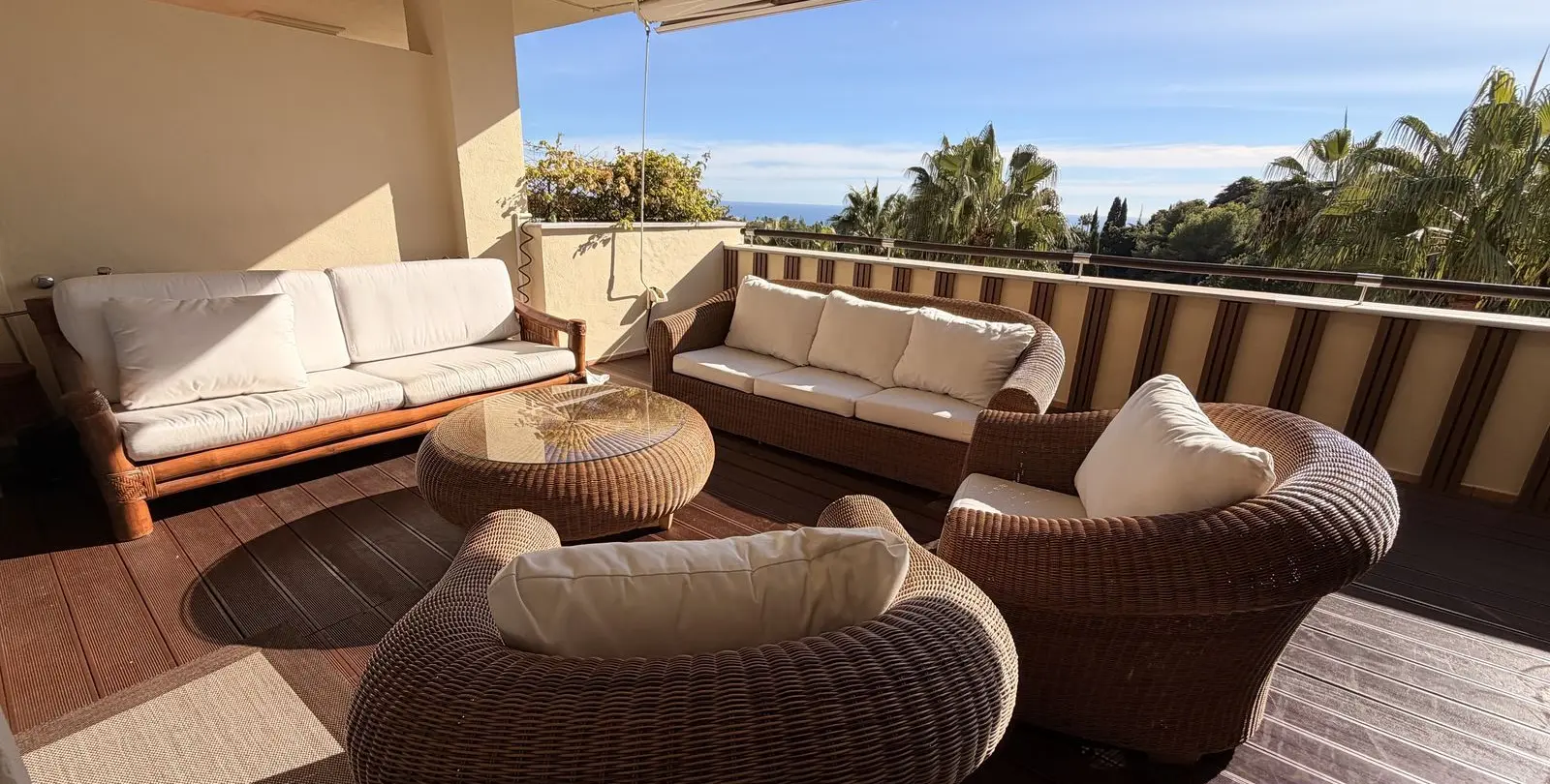 Venta de apartamento en planta media en Sierra Blanca 1