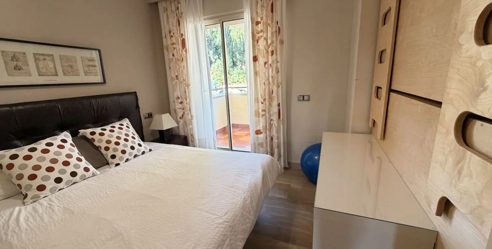 Venta de apartamento en planta media en Sierra Blanca 14