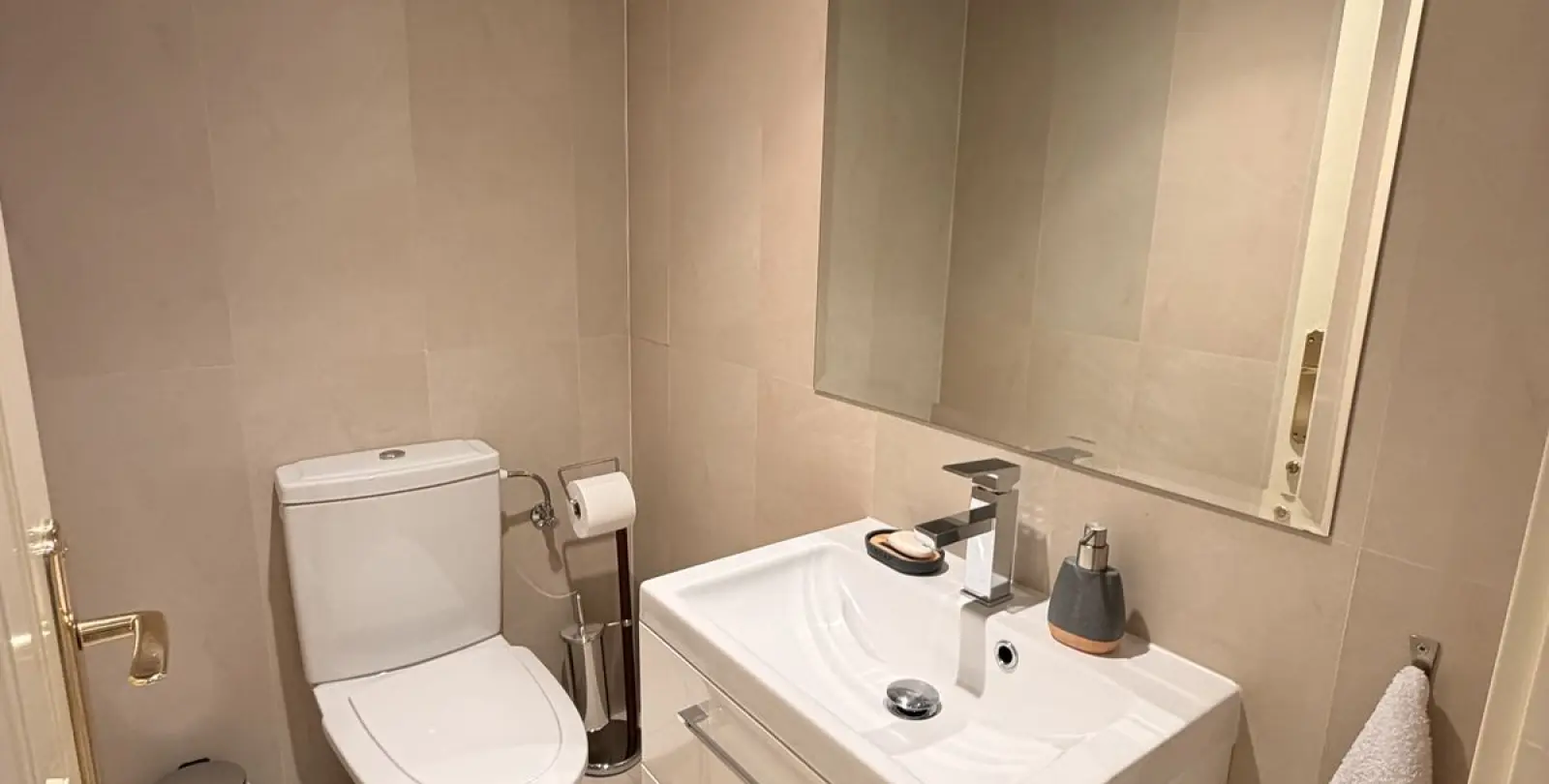 Venta de apartamento en planta media en Sierra Blanca 15