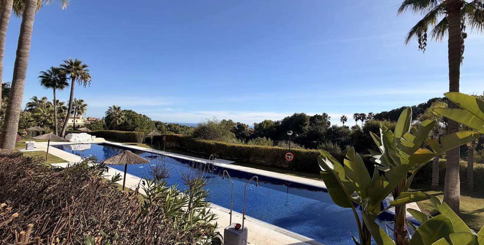 Venta de apartamento en planta media en Sierra Blanca 18