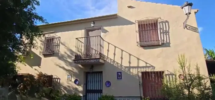 Sale of detached villa in Alhaurín de la Torre 2