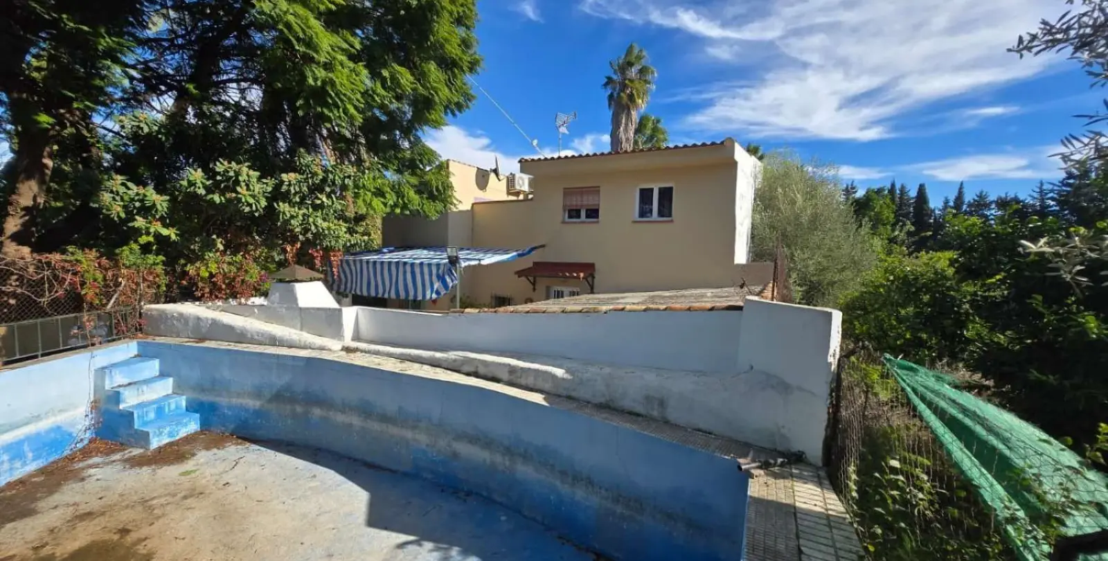 Продажа  отдельно стоящей виллы в Alhaurín de la Torre 32