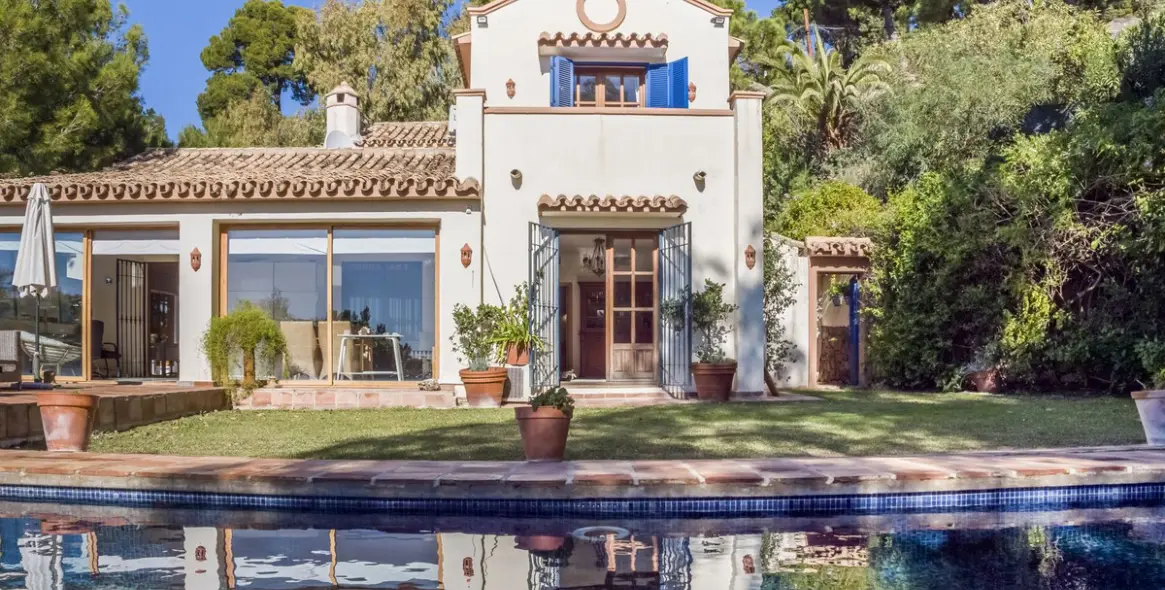 Sale of detached villa in El Madroñal 2