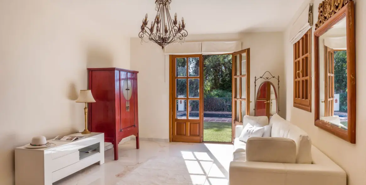Sale of detached villa in El Madroñal 9