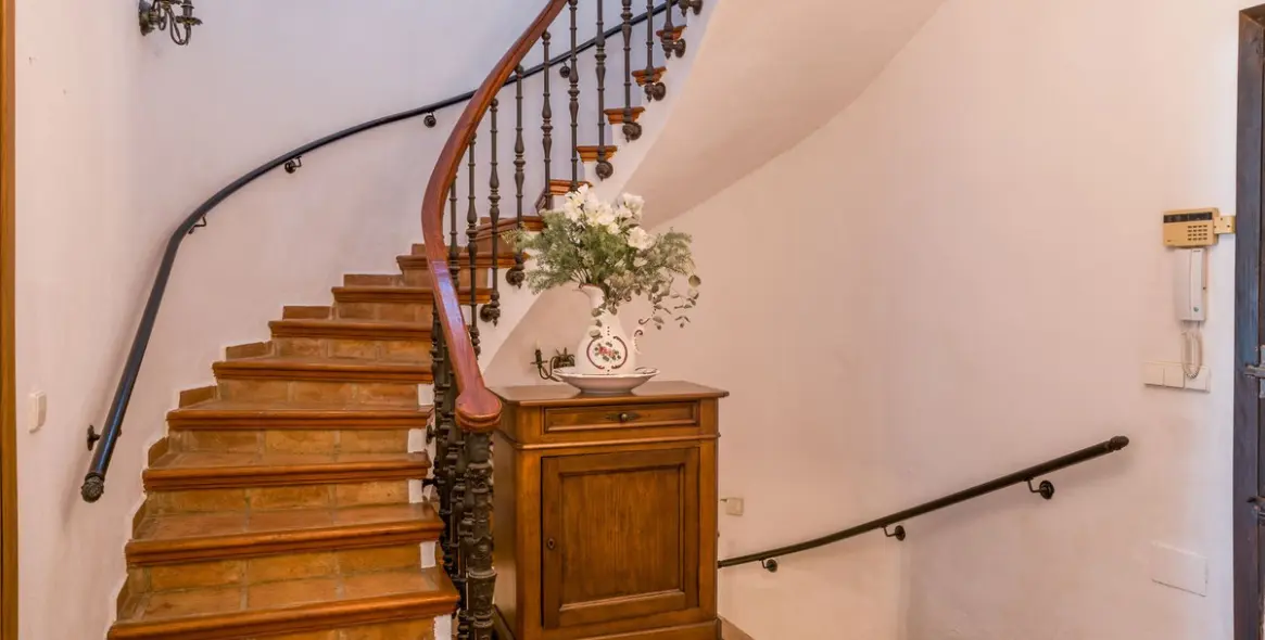 Sale of detached villa in El Madroñal 19