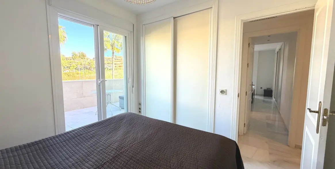 Sale of penthouse in Puerto Banús 26