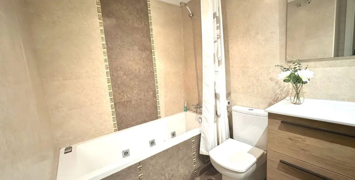 Sale of penthouse in Puerto Banús 30