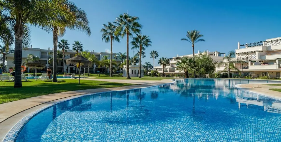 Sale of penthouse in Puerto Banús 39