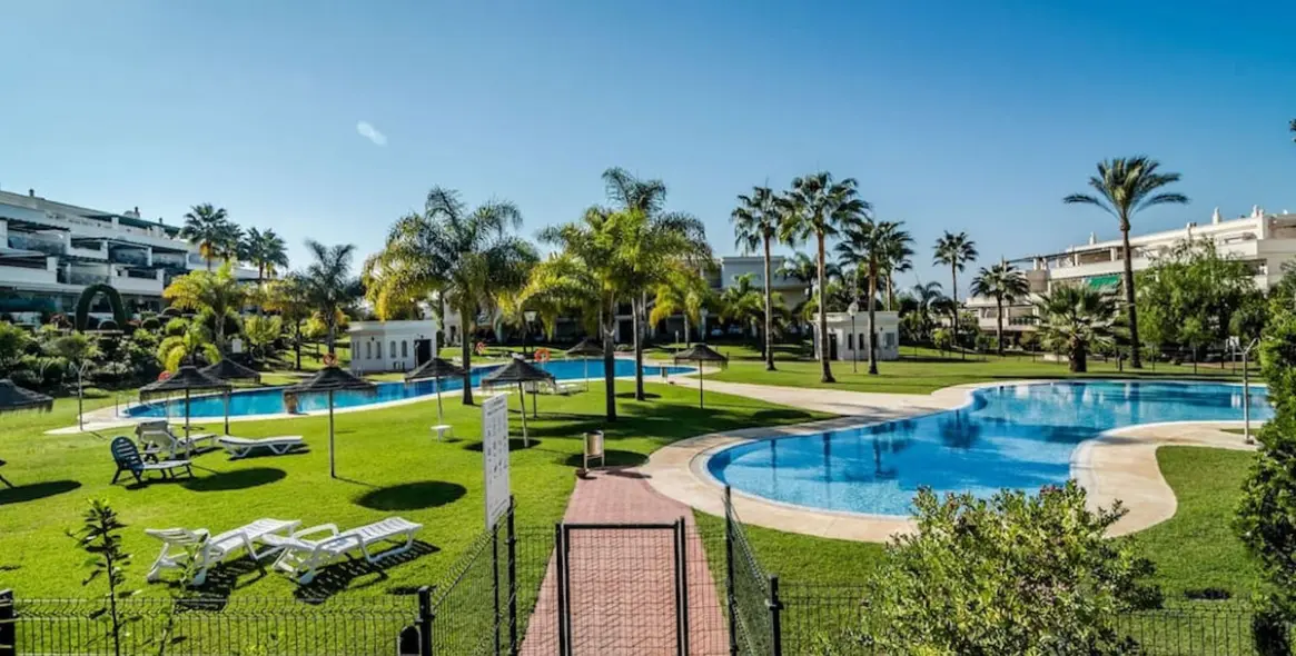 Sale of penthouse in Puerto Banús 41