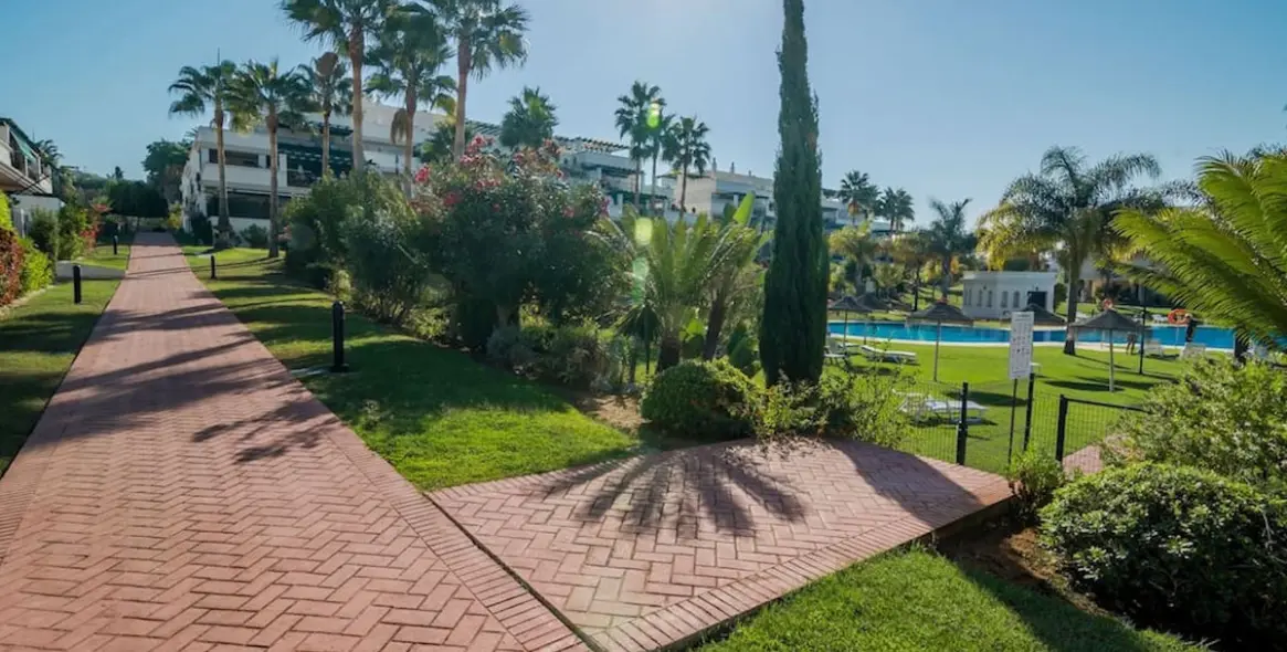 Sale of penthouse in Puerto Banús 42