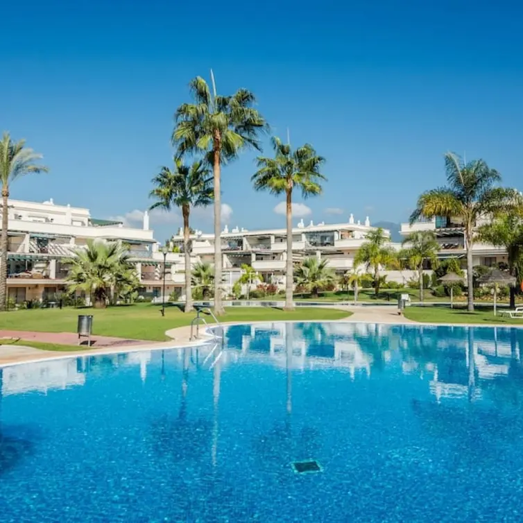 Sale of penthouse in Nueva Andalucía