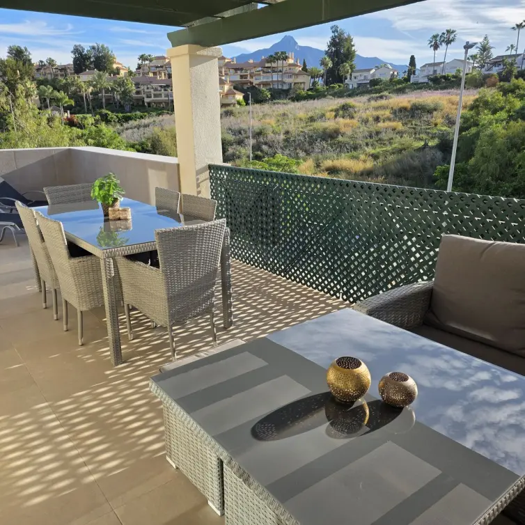 Sale of penthouse in Nueva Andalucía