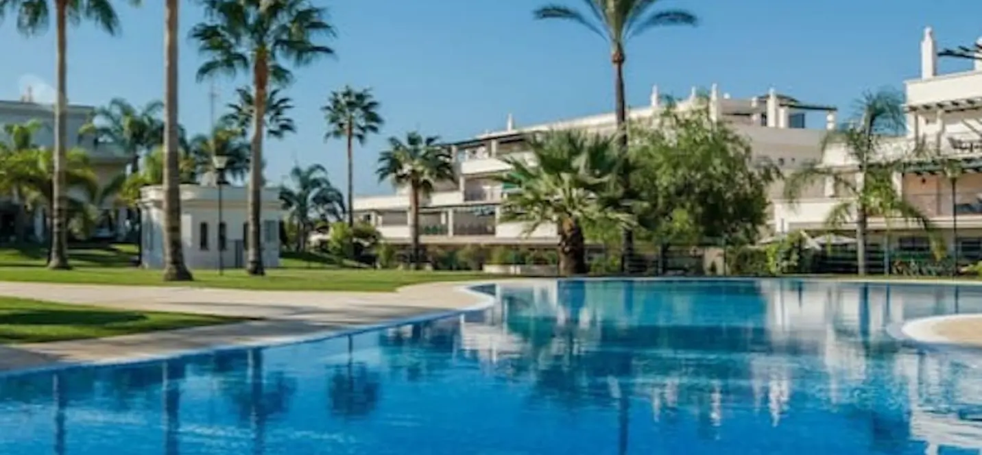 Sale of penthouse in Nueva Andalucía 3