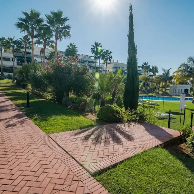 Sale of penthouse in Nueva Andalucía