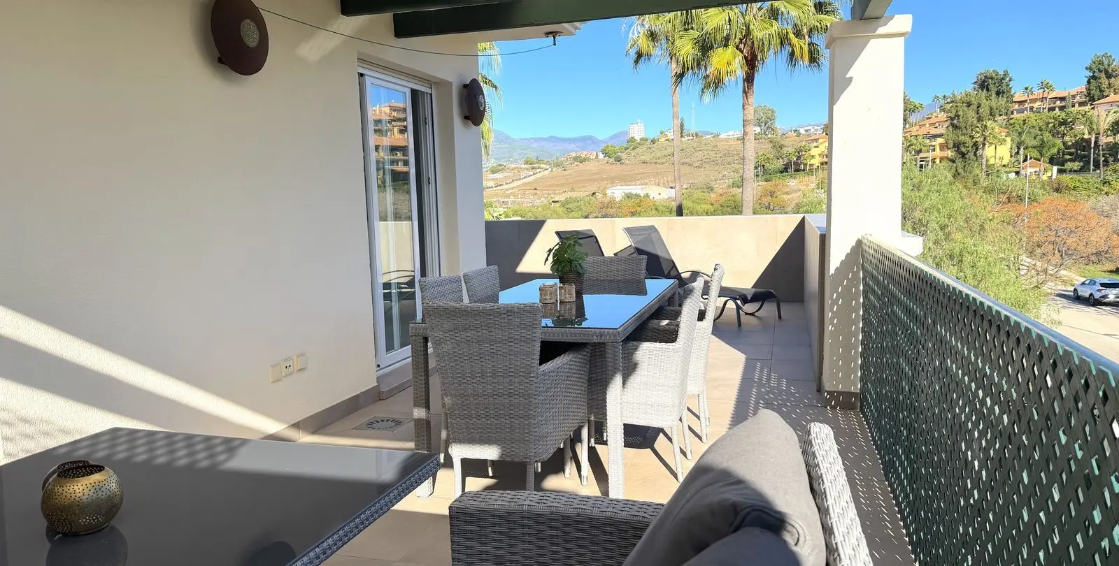 Sale of penthouse in Nueva Andalucía 15
