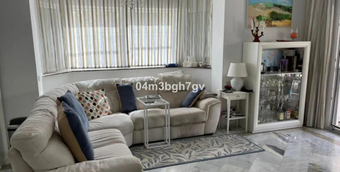 Sale of detached villa in Atalaya 4