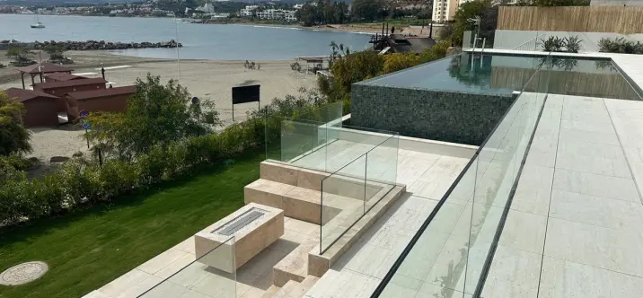 Short-term rent of middle floor apartment in Estepona 3