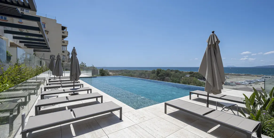 Short-term rent of middle floor apartment in Estepona 5