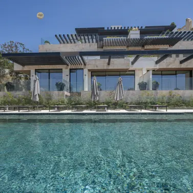 Short-term rent of middle floor apartment in Estepona