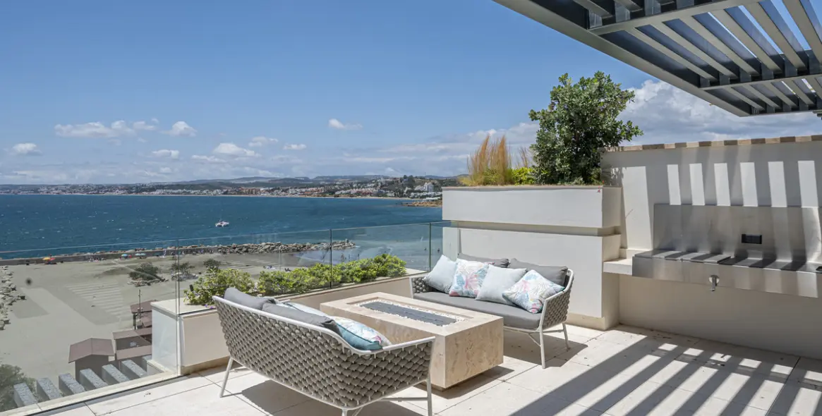 Short-term rent of middle floor apartment in Estepona 12