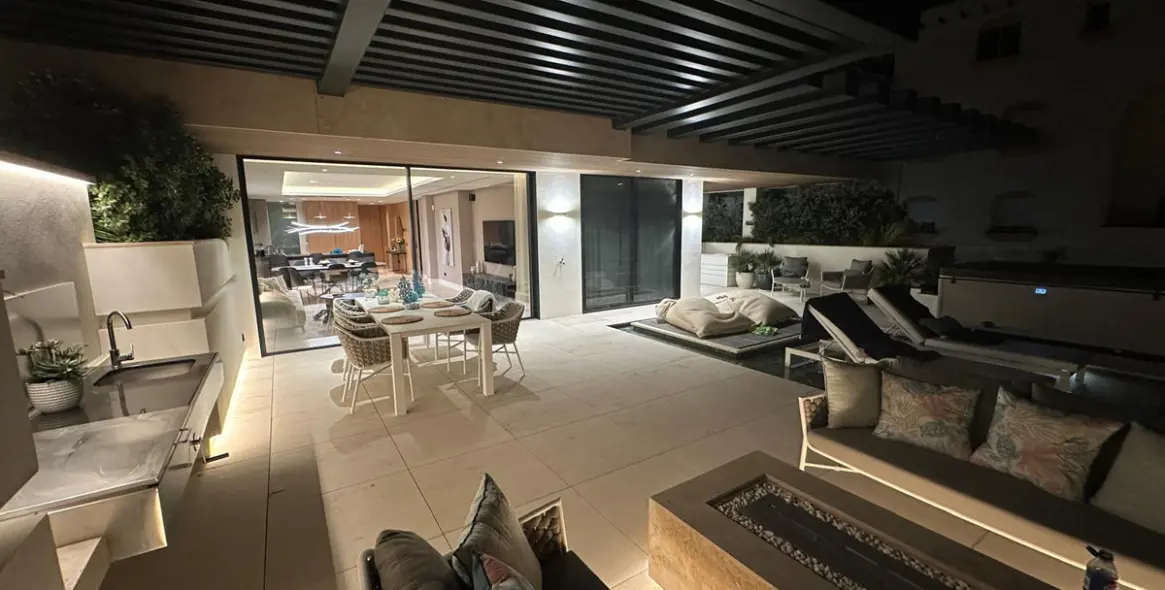 Short-term rent of middle floor apartment in Estepona 16