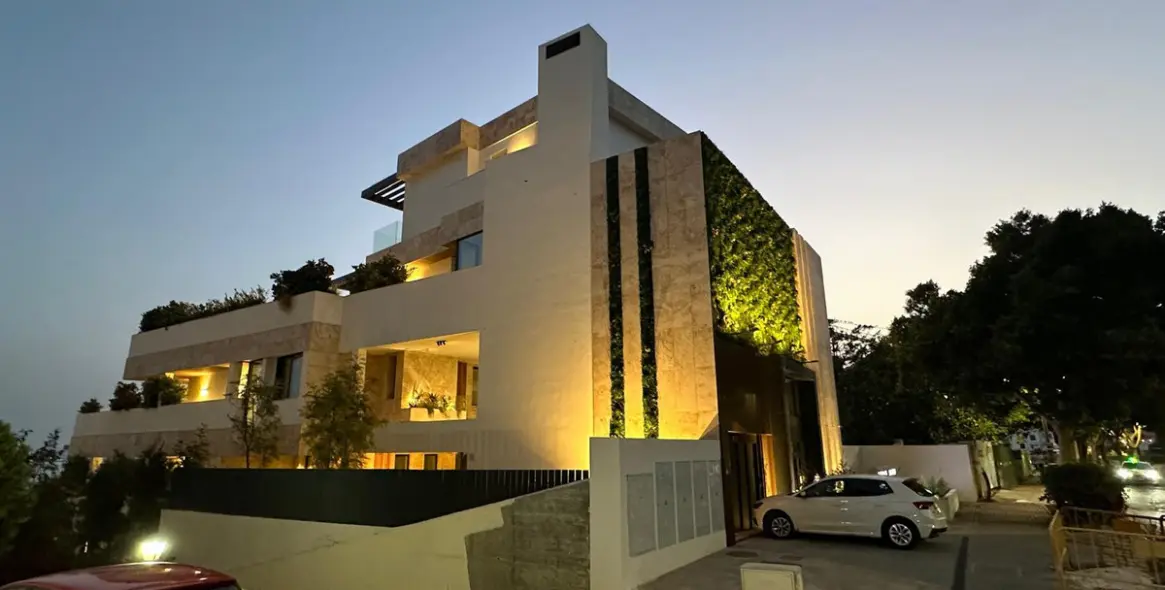 Short-term rent of middle floor apartment in Estepona 20