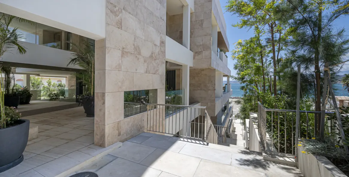 Краткосрочная аренда апартаментов на среднем этаже в Estepona 49