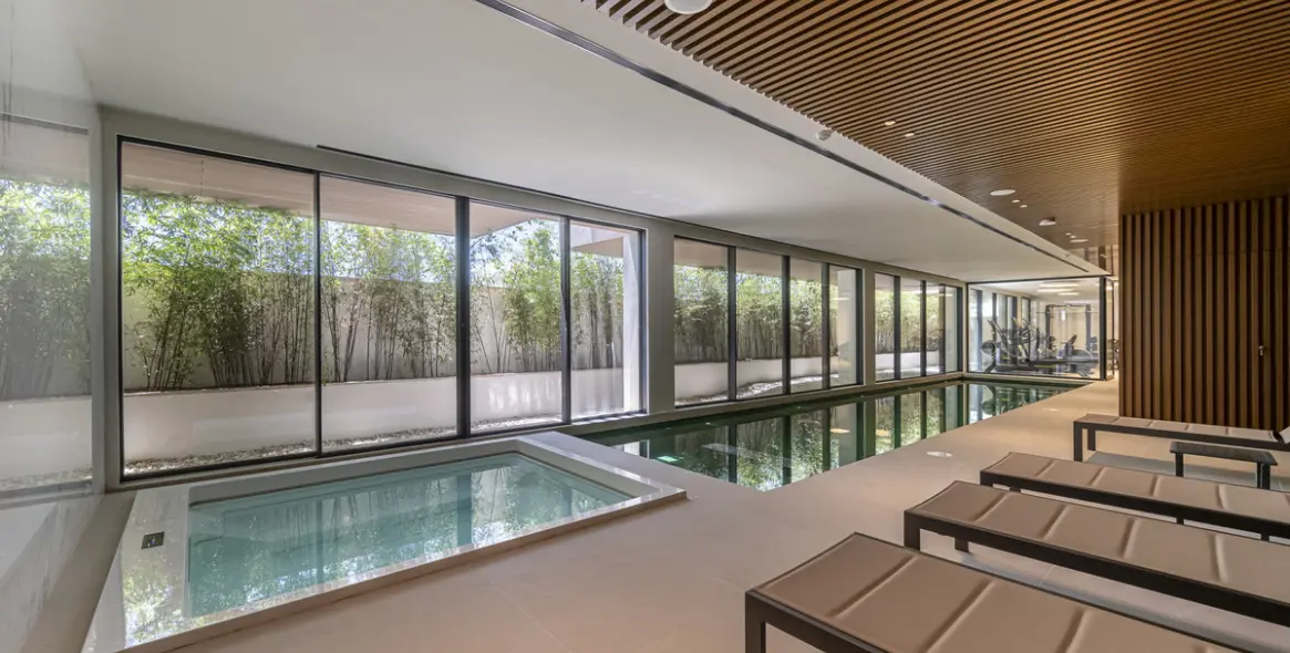 Краткосрочная аренда апартаментов на среднем этаже в Estepona 53