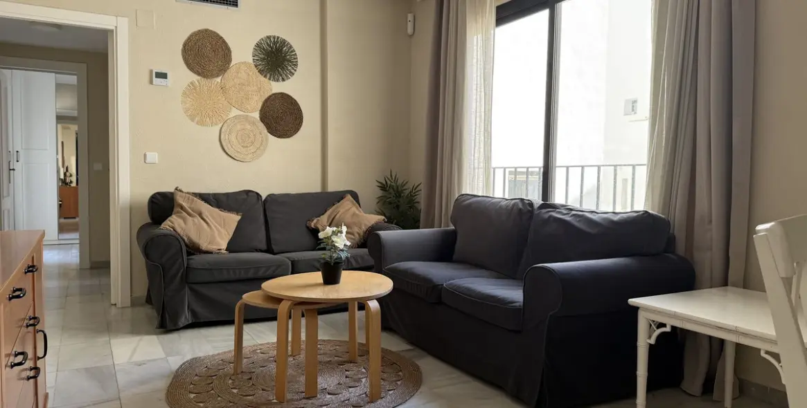 Sale of middle floor apartment in Puerto Banús 2