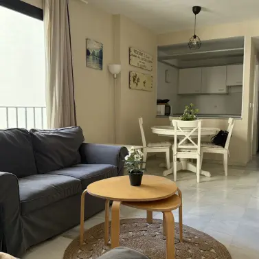 Venta de apartamento en planta media en Puerto Banús
