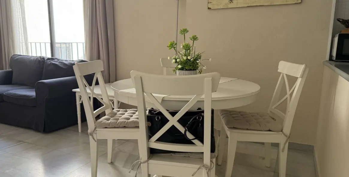 Sale of middle floor apartment in Puerto Banús 4