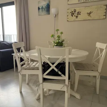 Venta de apartamento en planta media en Puerto Banús