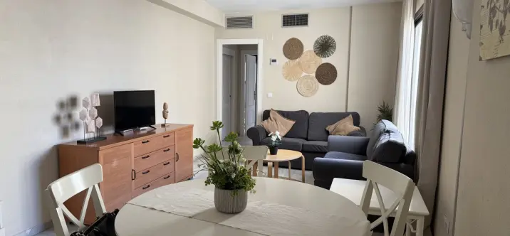 Venta de apartamento en planta media en Puerto Banús 4