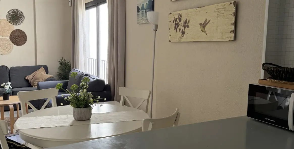 Sale of middle floor apartment in Puerto Banús 12