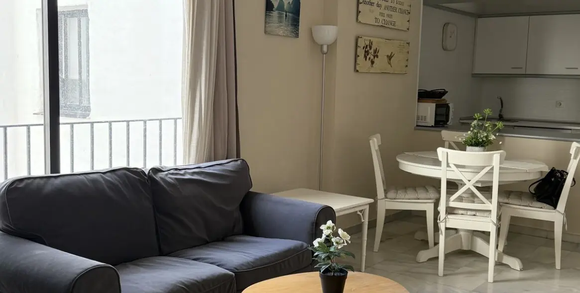 Sale of middle floor apartment in Puerto Banús 16