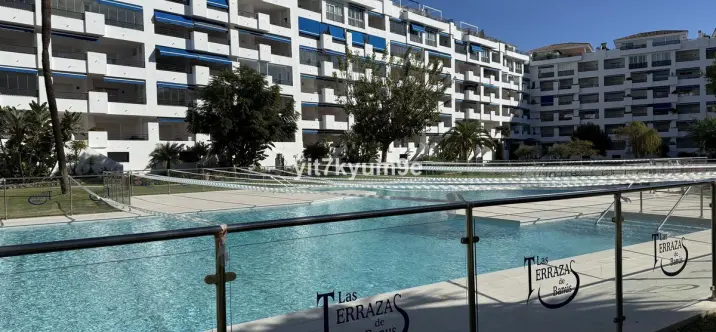 Sale of middle floor apartment in Puerto Banús 0