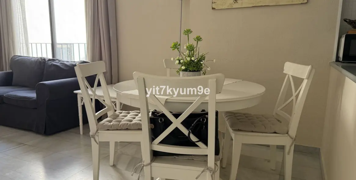 Sale of middle floor apartment in Puerto Banús 4