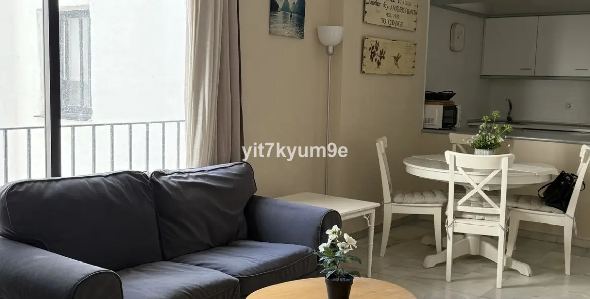 Sale of middle floor apartment in Puerto Banús 16