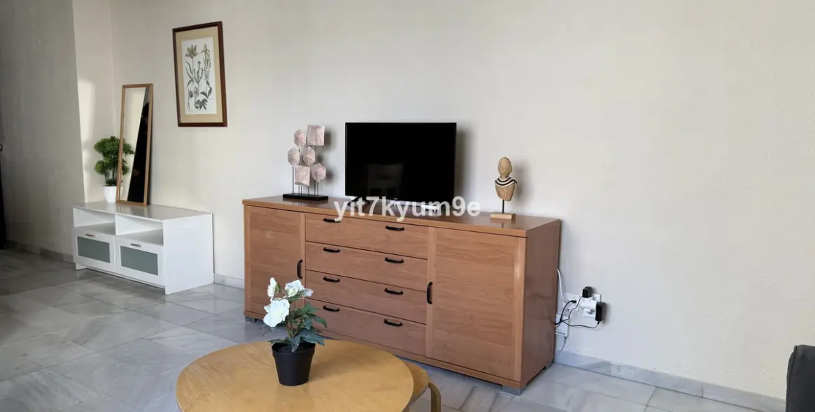 Sale of middle floor apartment in Puerto Banús 24
