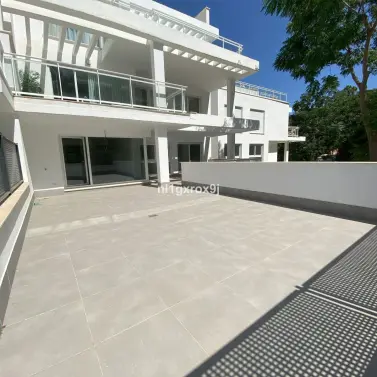 Sale of ground floor apartment in Benahavís