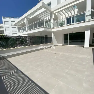 Sale of ground floor apartment in Benahavís