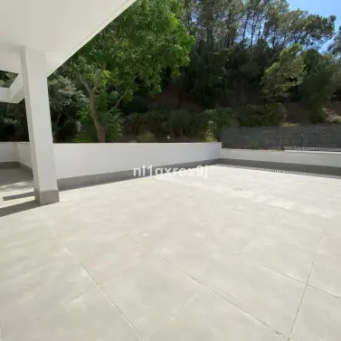 Sale of ground floor apartment in Benahavís