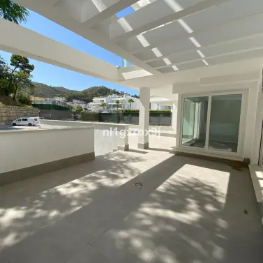 Sale of ground floor apartment in Benahavís