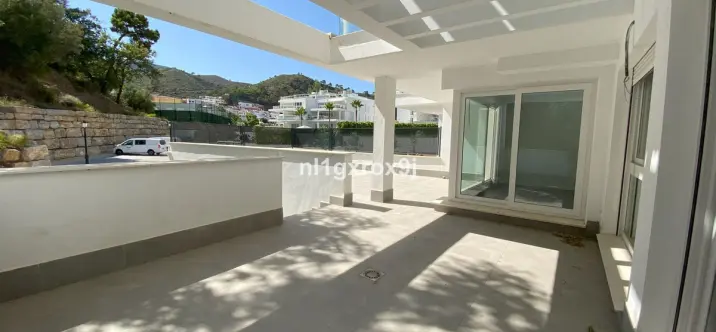 Sale of ground floor apartment in Benahavís 4